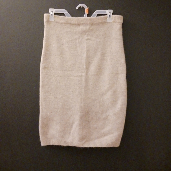 Diversity small tan women's pencil skirt - Picture 2 of 3